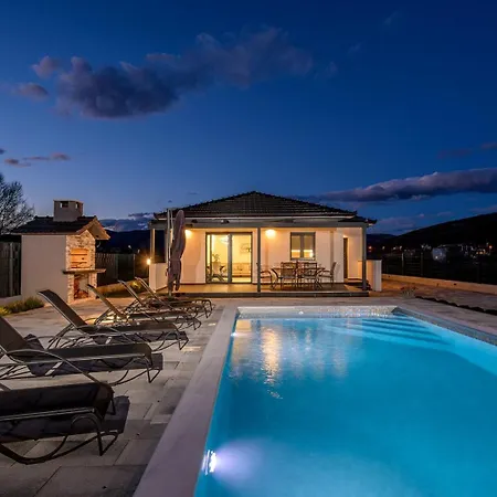 Decimum - Private Luxury With Heated Pool & Near Split *