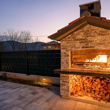 Decimum - Private Luxury With Heated Pool & Near Split * Podrug