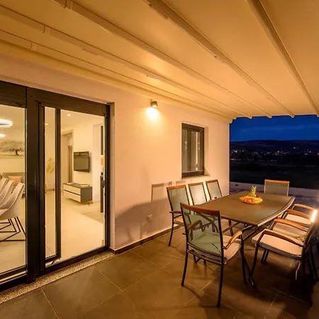 Decimum - Private Luxury With Heated Pool & Near Split Вілла