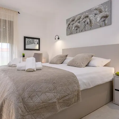 Decimum - Private Luxury With Heated Pool & Near Split * Podrug
