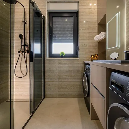 Вілла Decimum - Private Luxury With Heated Pool & Near Split *
