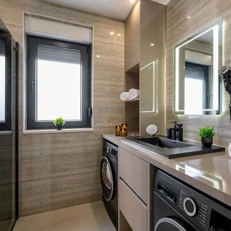 Decimum - Private Luxury With Heated Pool & Near Split Вілла Podrug