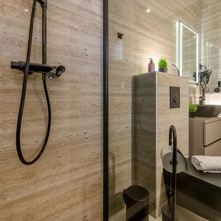 Decimum - Private Luxury With Heated Pool & Near Split Вілла *