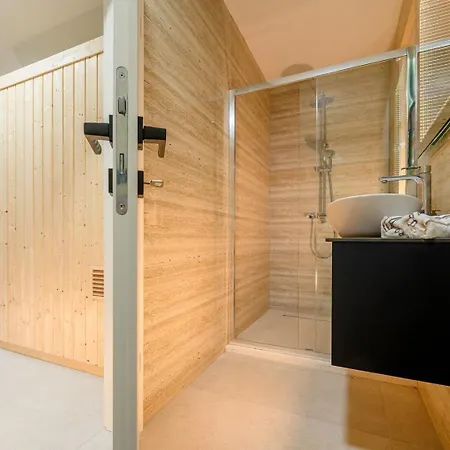 Decimum - Private Luxury With Heated Pool & Near Split Вілла *